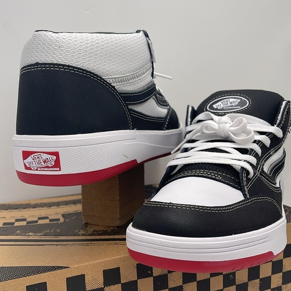 Vans Men’s Zahba Mid Black/White/Red
VN000CBSBWT Sneakers - Picture 8 of 16